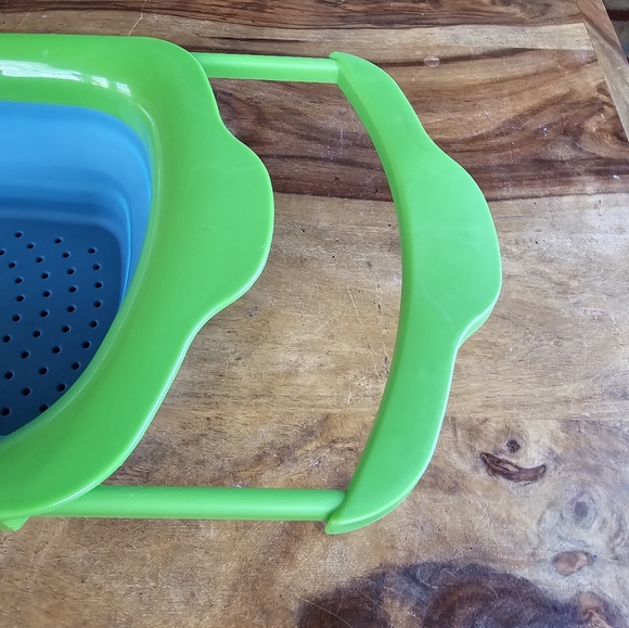 Large Sink Strainer Colander Collapsable Expandable Handles Green and Blue - Picture 3 of 8